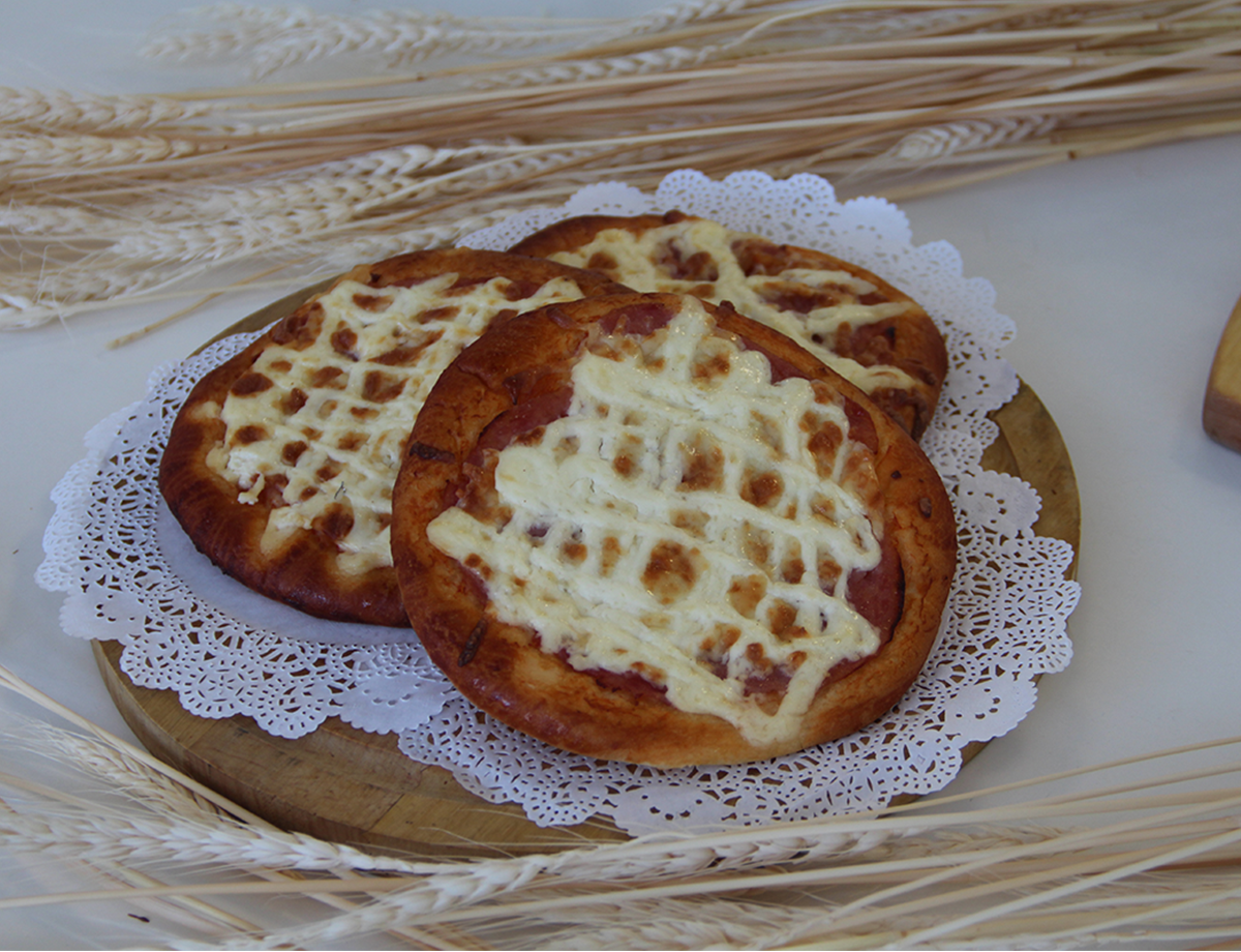 Пицца с ветчиной